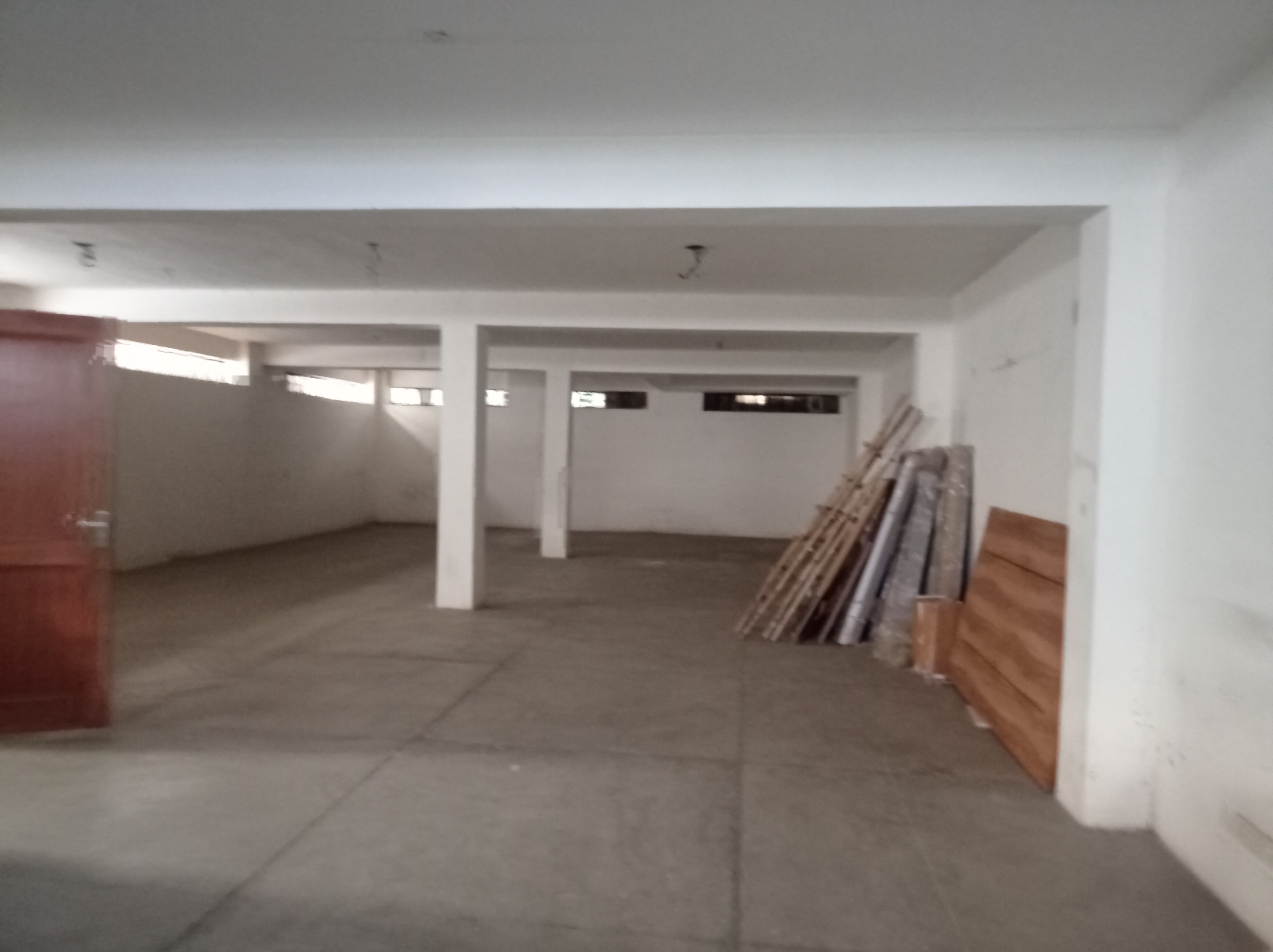 Unfurnished warehouse space for rent on 12m road