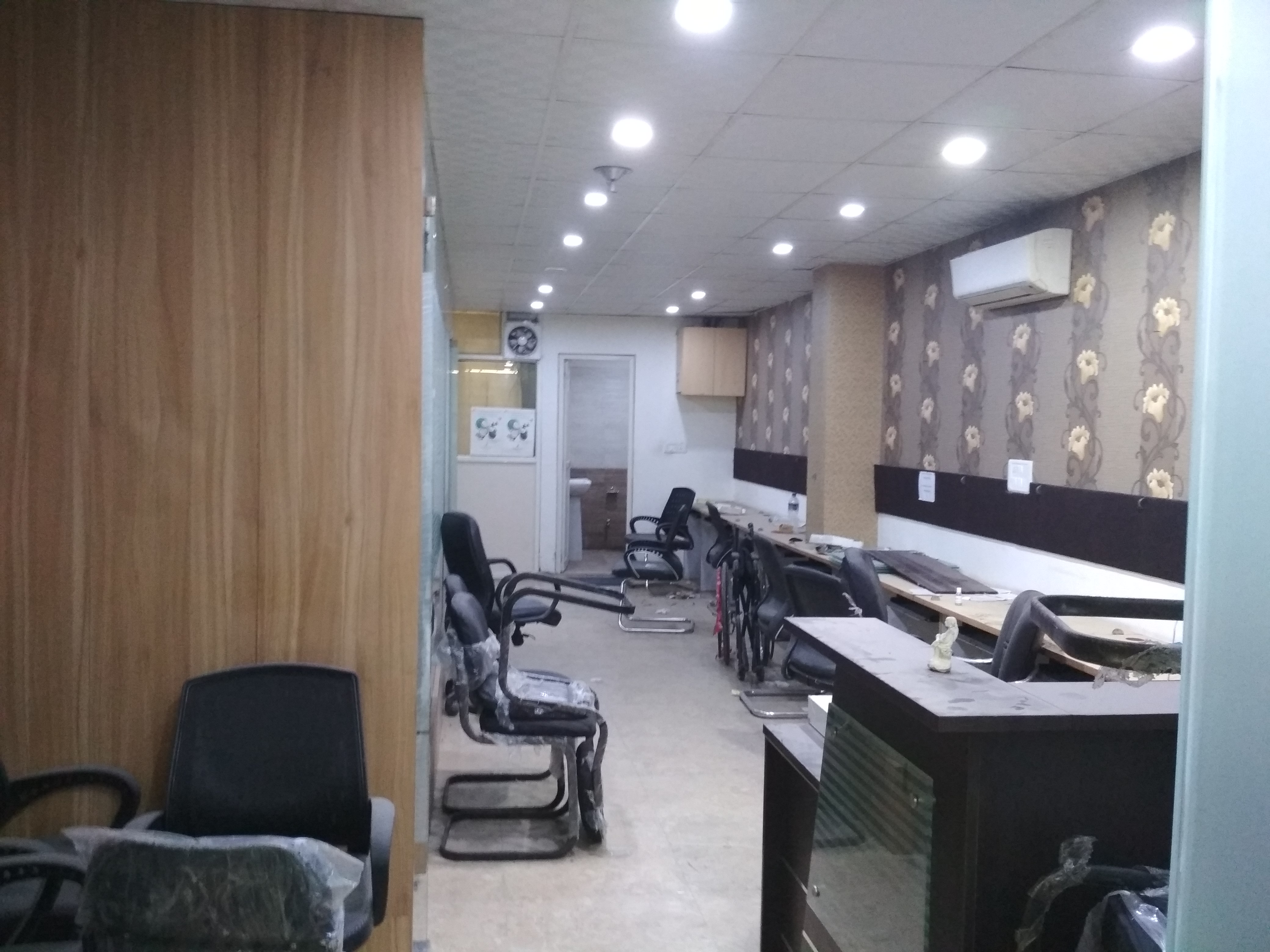 Prime Location Fully Furnished space with plug n play facility.