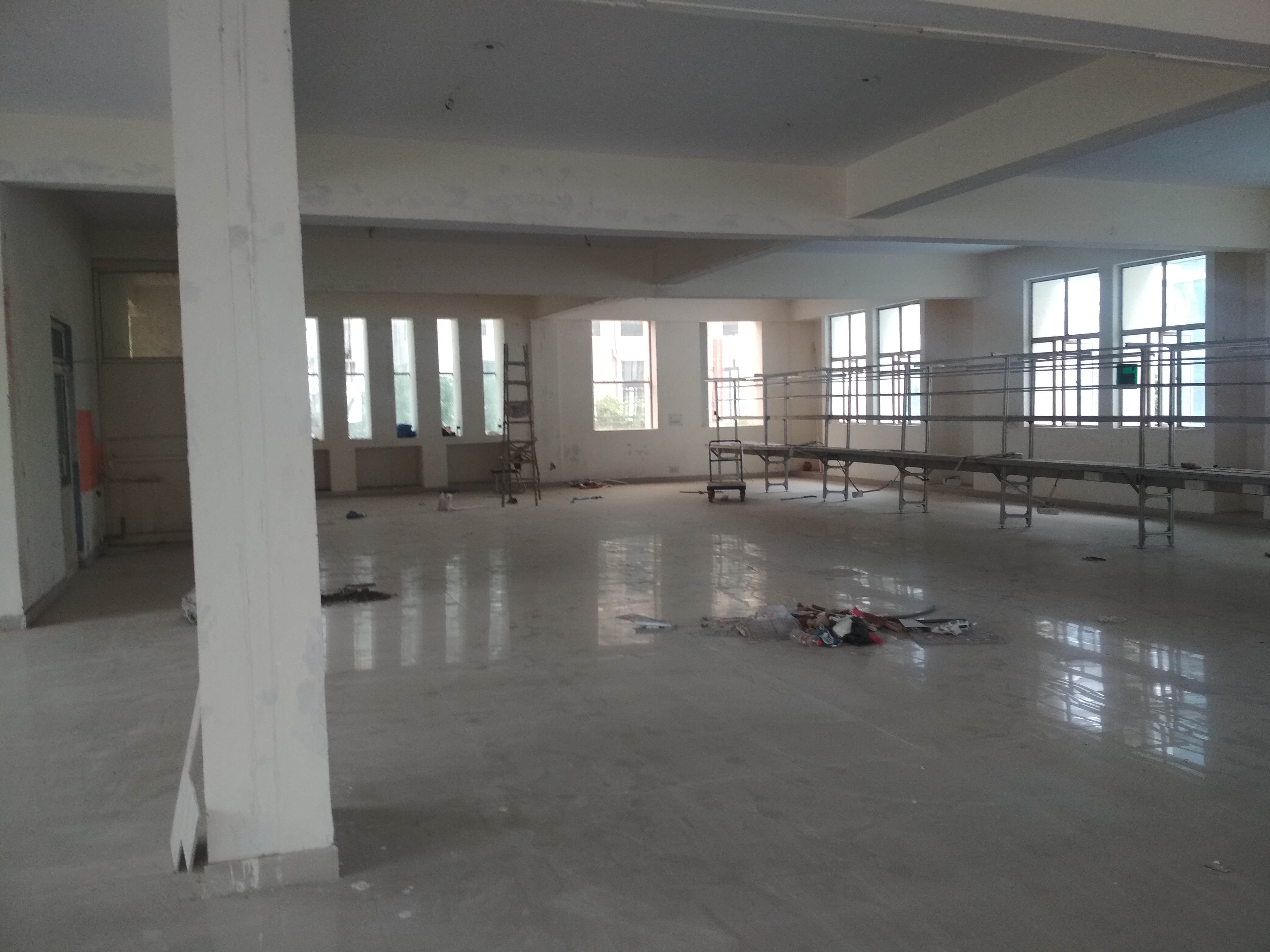 Unfurnished space in newly constructed building
